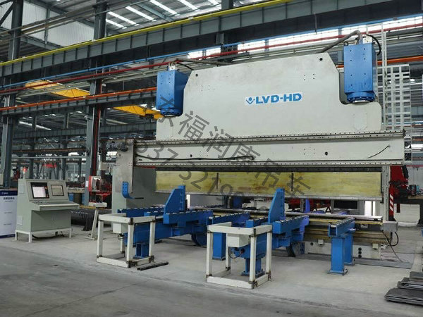 800噸帶自動(dòng)補(bǔ)償數(shù)控折彎?rùn)C(jī)